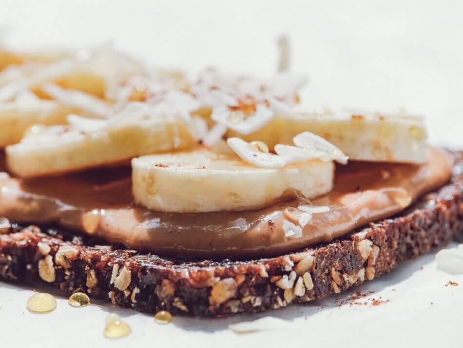 Collation chocolat, pain et banane