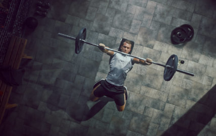 Un haut du corps massif pour remplir le t-shirt !