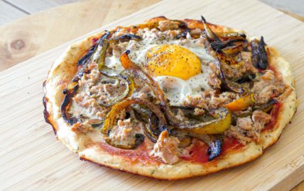 Pizza protéinée au thon et aux légumes